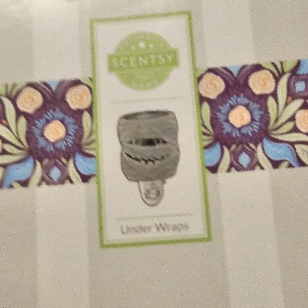 Scentsy Under Wraps wall plug in
